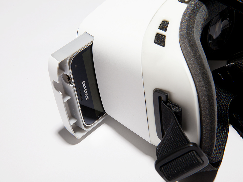 卡尔蔡司发布虚拟现实眼镜VR One-磐众科技(广州)有限公司